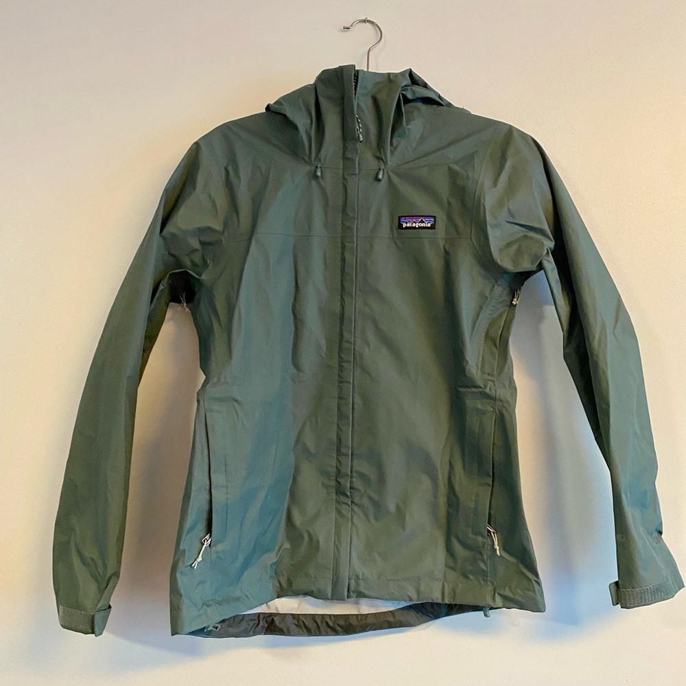 Patagonia women's torrentshell 3l rain jacket SMALL